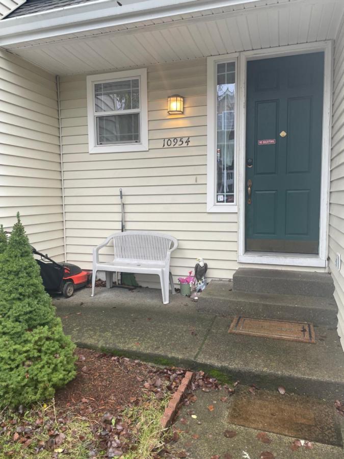 Private King Homestay Portland