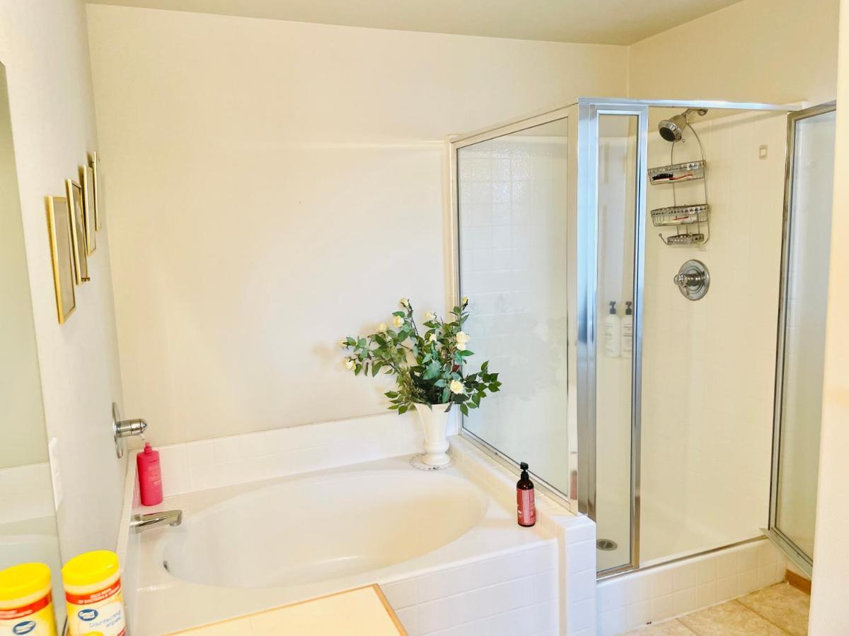 Private King Homestay Portland